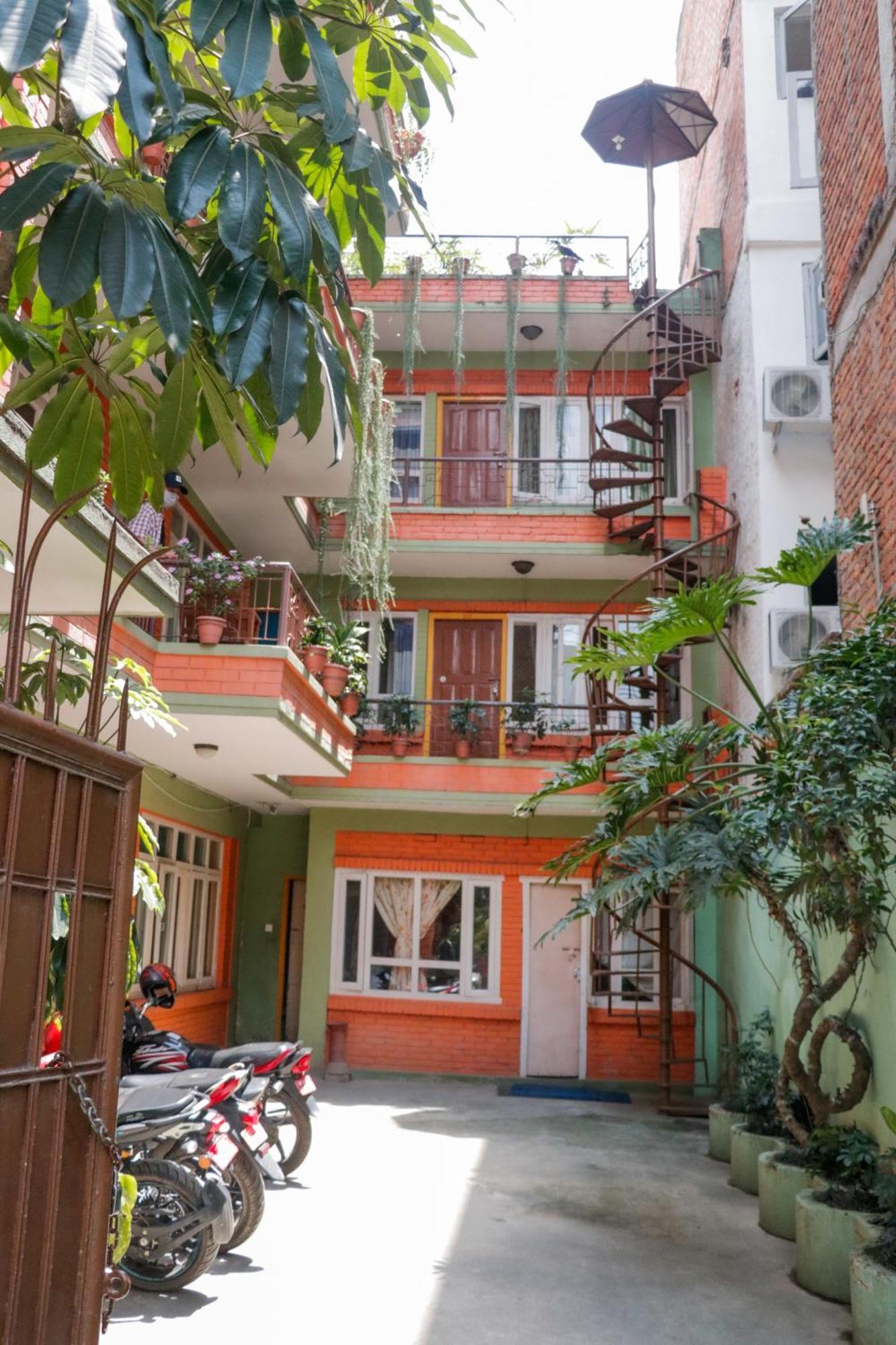 Hotel Backpackers Inn Kathmandu Exterior photo